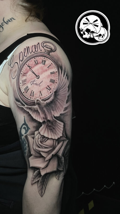 tatouage colombe montre rose