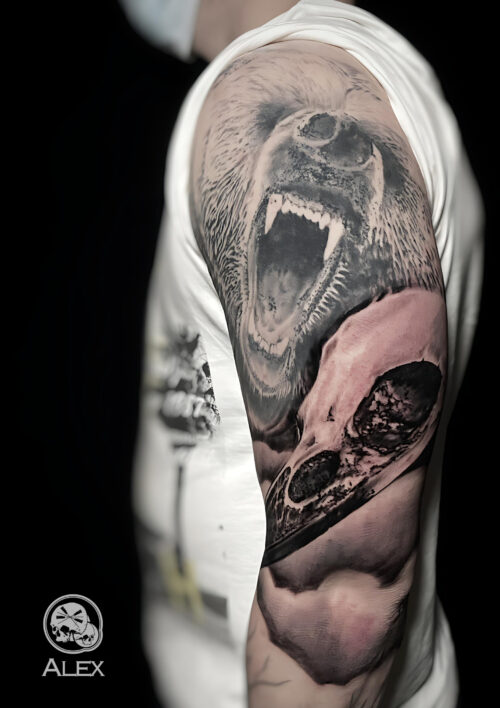 tatouage ours crâne corbeau noir gris
